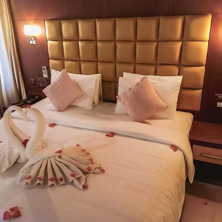 The Wave Lakeview Resort & Spa Wayanad Bagian luar foto