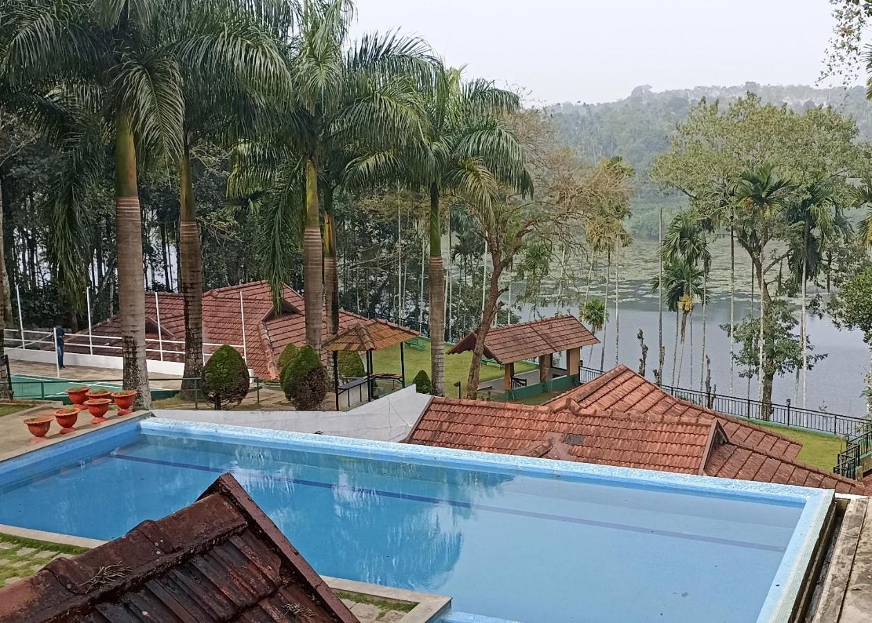 The Wave Lakeview Resort & Spa Wayanad Bagian luar foto
