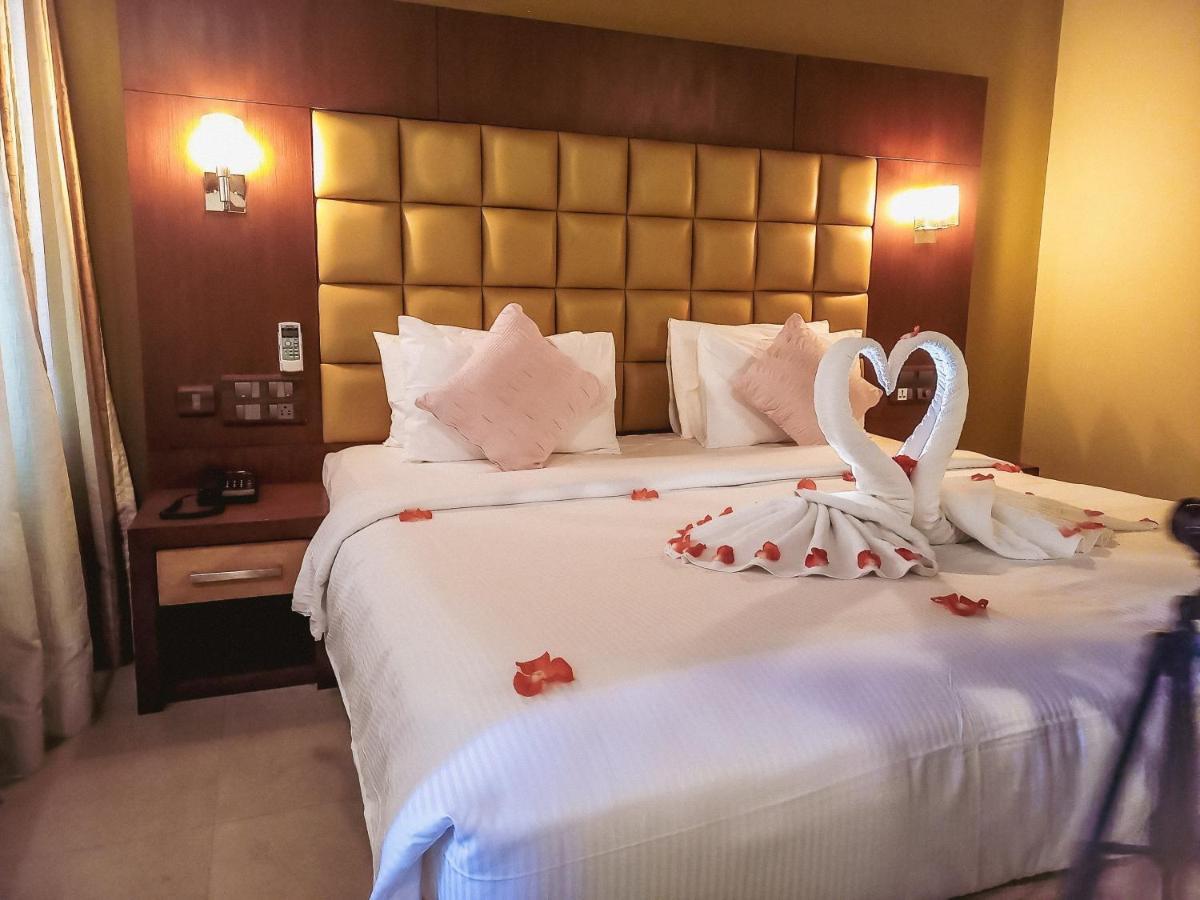 The Wave Lakeview Resort & Spa Wayanad Bagian luar foto