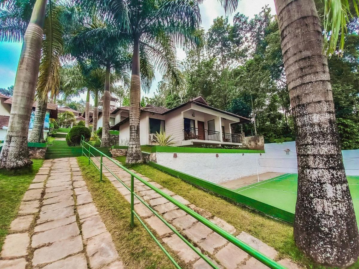The Wave Lakeview Resort & Spa Wayanad Bagian luar foto